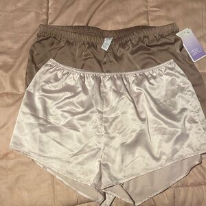 Luxurious Satin Pajama Shorts Set - peach and Brown